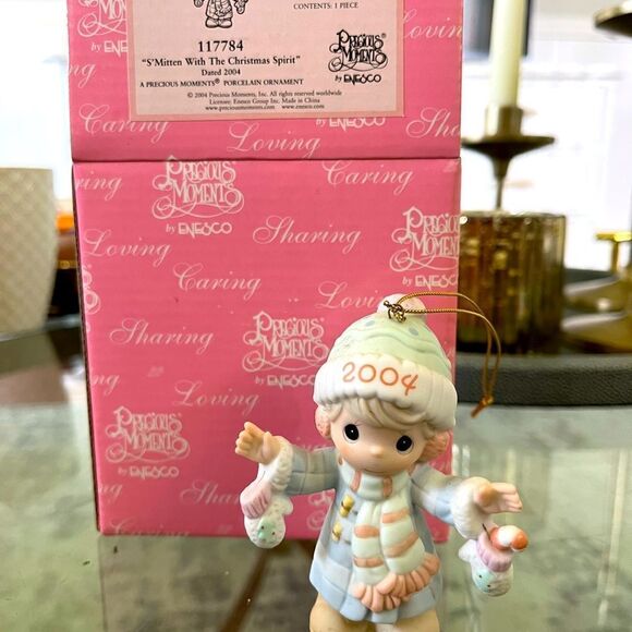 PRECIOUS MOMENTS 2004 ORNAMENT - Picture 1 of 4